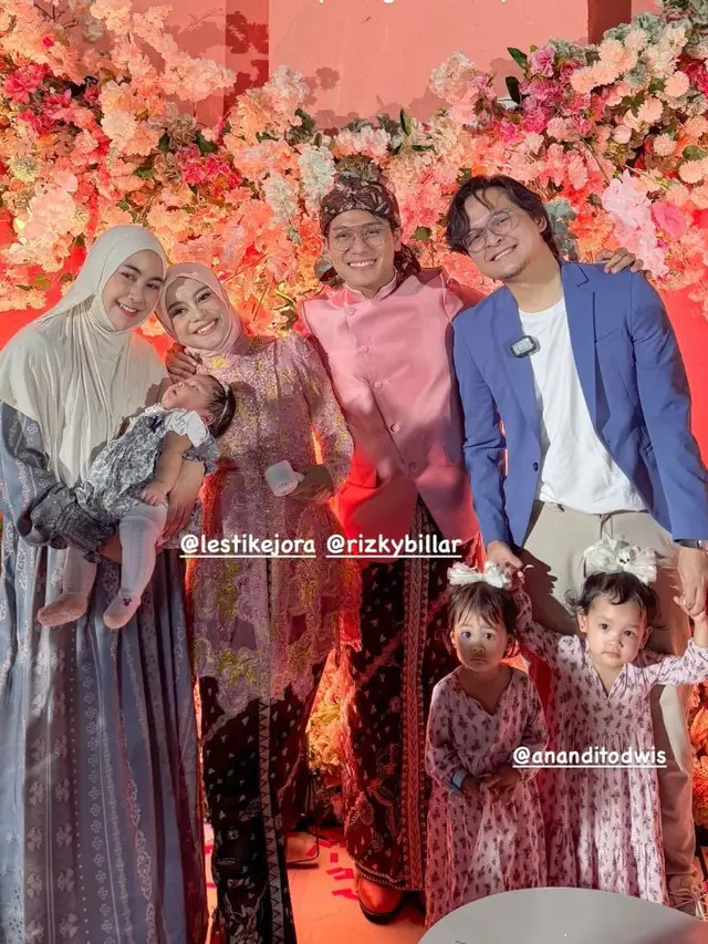 6 Gaya Tamu Seleb di Syukuran 7 Bulan Kehamilan Kedua Lesti Kejora, dari Geng Mamayu, Shireen-Zaskia Sungkar, hingga Aaliyah Massaid