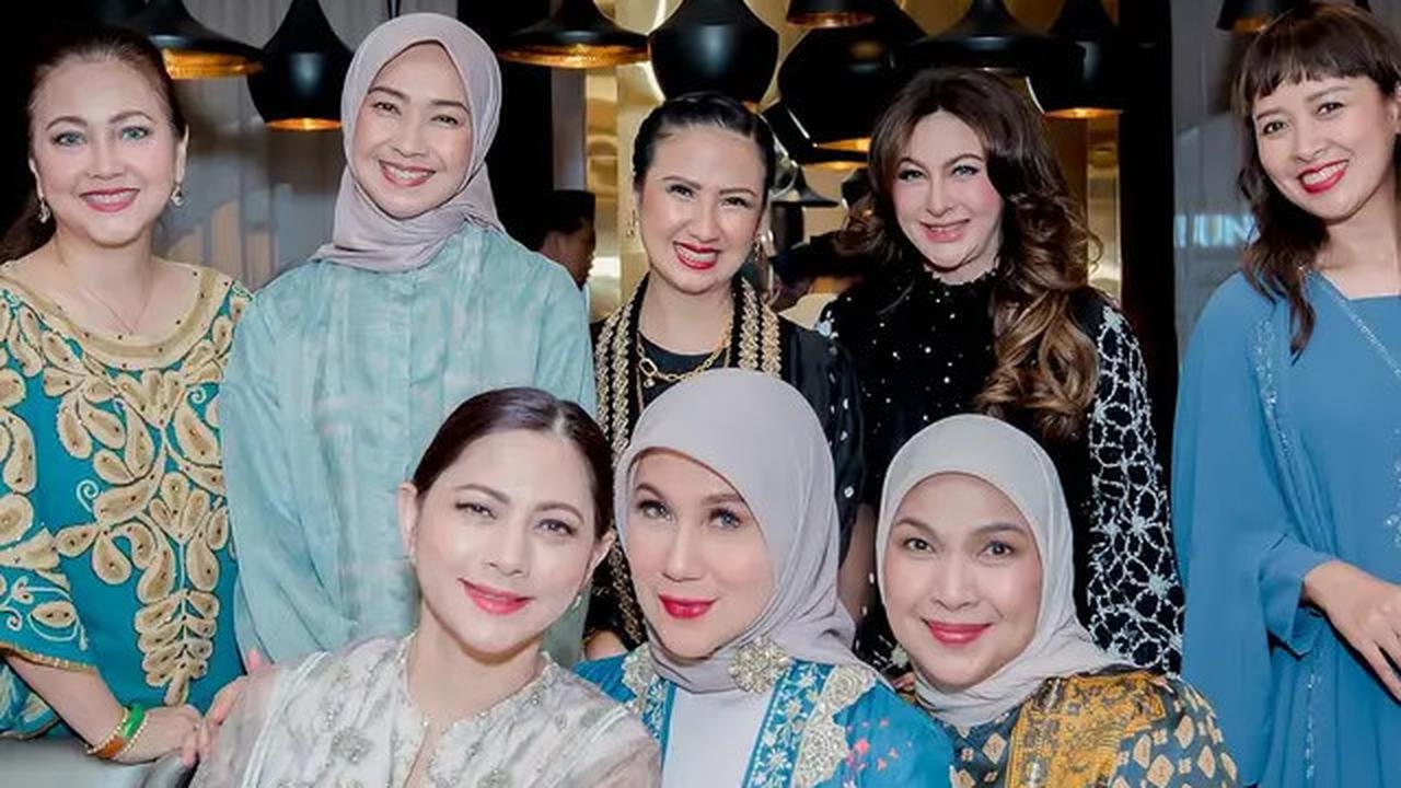 6 Potret Ultah Diana Pungky Bareng Artis Lawas Digelar Intimate, Tak Menua di Usia 51 Tahun