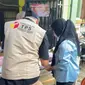 Mahasiswi revisian di TPS karena dosen jadi&nbsp;Pengawas Tempat Pemungutan Suara (PTPS) di Pemilu 2024. (dok. tangkapan layar video Instagram @folkshitt/p/https://www.instagram.com/p/C3WmxJTyp2-/)