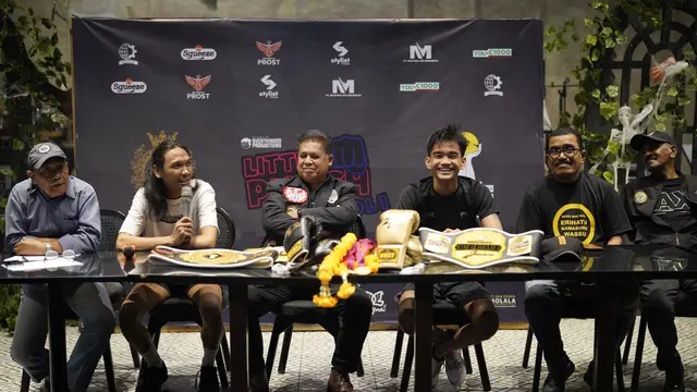 Bayem Sore dalam acara "Little Punch" yang digelar di The Clique Kitchen & Bar, Gading Serpong, Tangerang