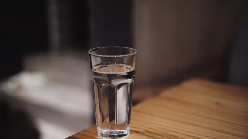 Tips Minum Air Putih untuk Diet dan Cara Minum Air Putih yang Benar untuk Diet  (unsplash.com/@paradox21)