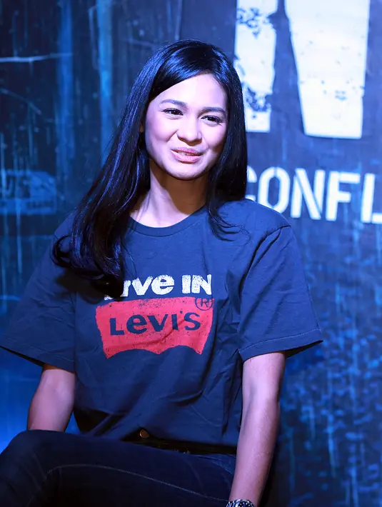 Beradu peran dengan para senior seperti  Toro Margens, Alex Abbad, Donny Alamsyah, dan Lukman Sardi tidak membuat Hana takut, justru ia mendapat banyak pelajaran. (Deki Prayoga/Bintang.com)