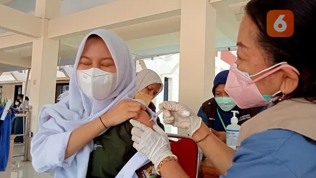 vaksinasi pelajar di Kota Palu