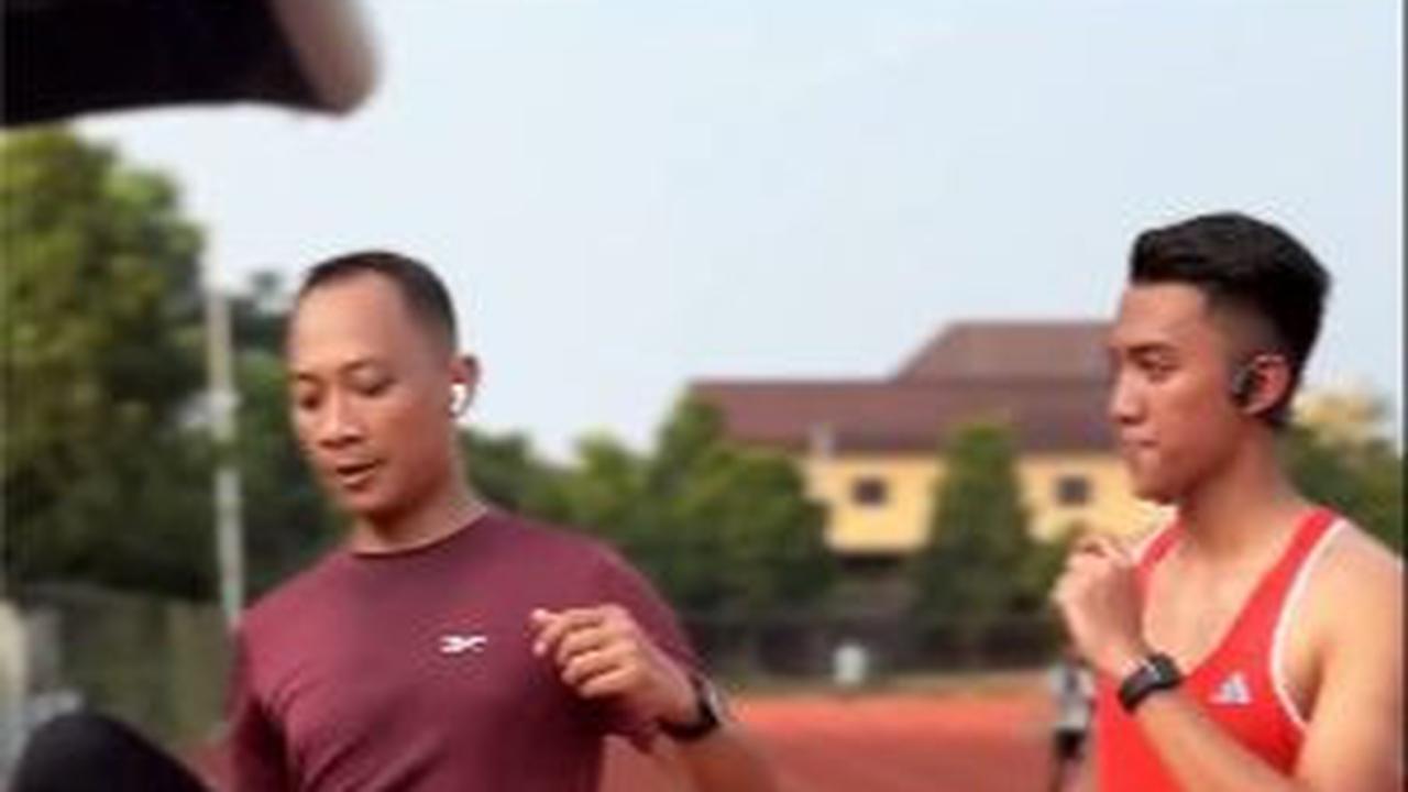 Menariknya, kedua bak kakak adik yang sedang menghabiskan waktu bersama. Terlebih keduanya memiliki paras wajah yang serupa. <br>