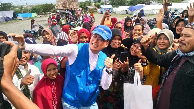 Bantuan dari Samsung untuk pengungsi gempa Palu (foto: Liputan6.com/Sulung Lahitani)