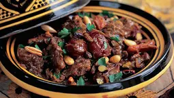 Negara-negara di Afrika Utara seperti Maroko hingga ke Alegria memiliki makanan khas yang biasa disebut Tagines.  Sebagian besar Tagines dimasak menggunakan daging dan sayuran dan kemudian disajikan dengan tempat yang unik.(mashada)