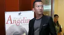 Salah satu pemeran dalam film Untukmu Angeline Teuku Rifnu Wikana bertemu orangtua Angeline Megawe untuk mendalami perannya. Ia berperan sebagai Santo, ayah kandung mendiang Angeline. (Galih W. Satria/Bintang.com)
