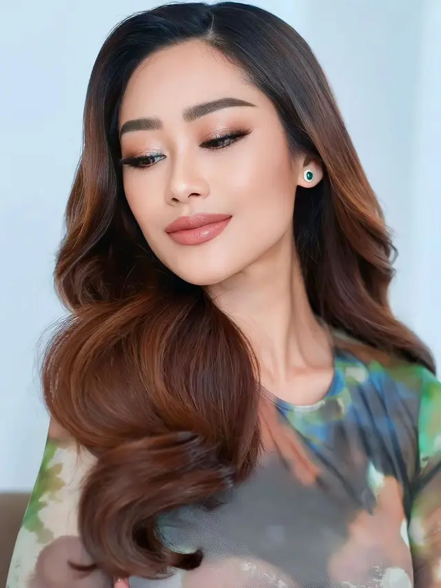 National Director and Owner Miss Universe Indonesia Poppy Capella. (Foto: Dok. Instagram @poppycapella_)