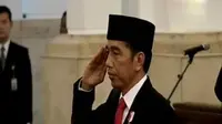 Presiden Joko Widodo atau Jokowi melantik Hatta Ali sebelum menerima kunjungan Raja Salman.