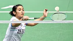 Pemain bulu tangkis Indonesia Gregoria Mariska Tunjung saat melawan pemain bulu tangkis Jepang Akane Yamaguchi pada pertandingan semifinal tunggal putri turnamen bulu tangkis Hong Kong Open 2023 di Hong Kong, Sabtu (16/9/2023). (Peter PARKS/AFP)