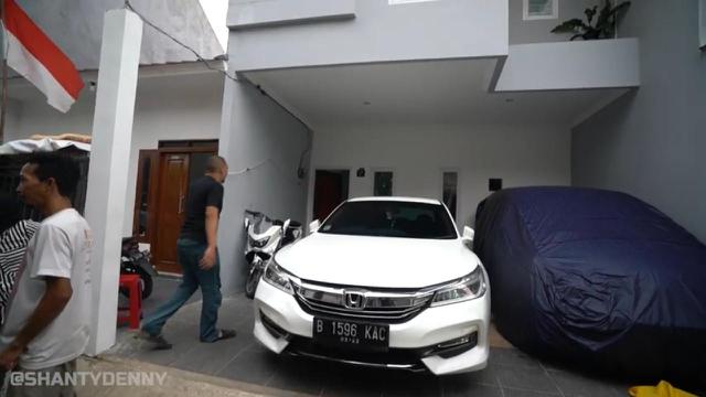 Potret Rumah Baru Mpok Alpa. (Sumber: YouTube/Shanty Denny)