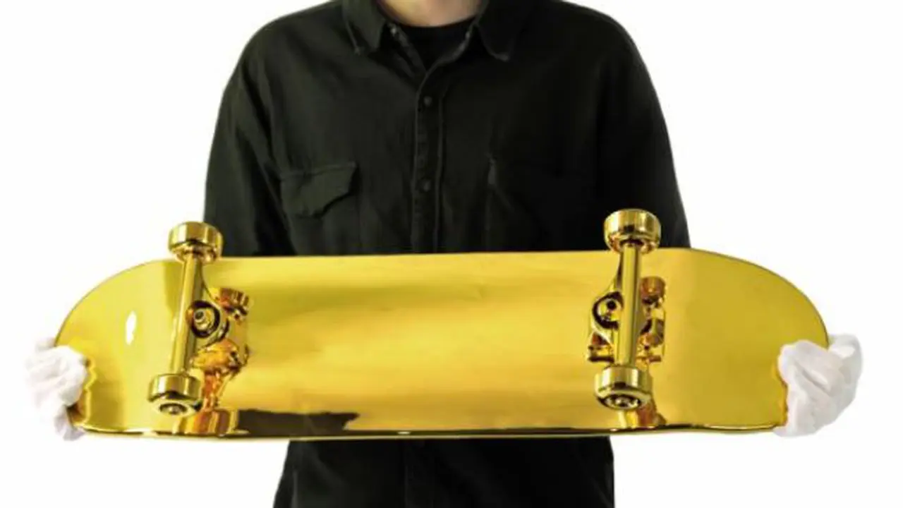 Pegang Skateboard dari Emas, Jangan Lupa Siapkan Sarung Tangan