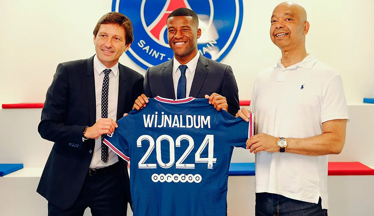 Gelandang tengah: Georginio Wijnaldum. Pemain berusia 30 tahun ini mengikat kontrak dengan PSG selama 3 tahun usai dilepas gratis Liverpool. PSG mengalahkan Barcelona dalam persaingan memperebutkannya dengan menawarkan gaji yang dua kali lipat lebih tinggi dibanding Barcelona. (Foto: en.psg.fr)