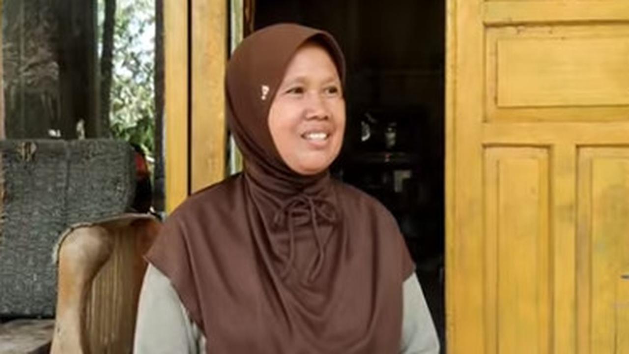 Demi Mengurus Sang Ibu, Artis Dangdut Legendaris Ini Memilih Tinggal di Tengah Hutan