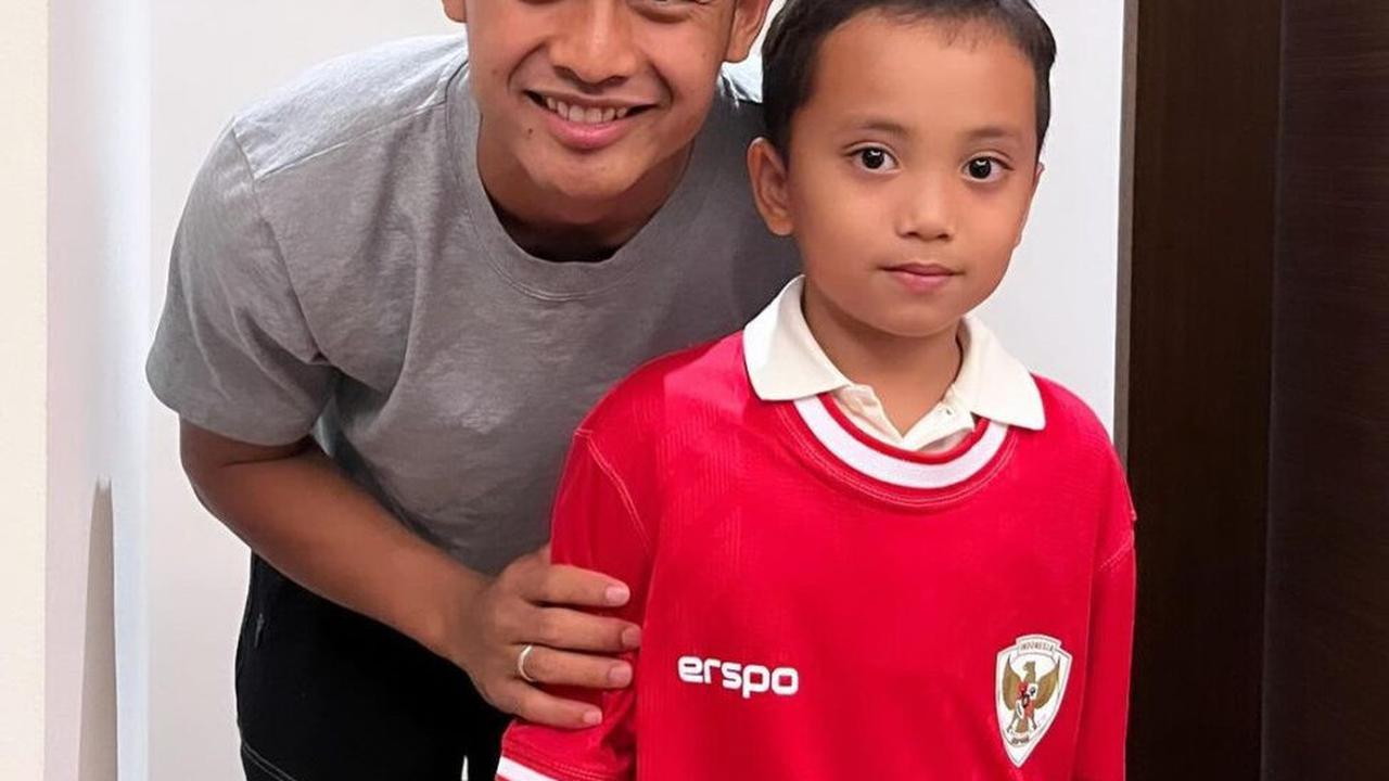 7 Potret Anak Artis Pecinta Sepakbola, Bakal Nonton Langsung Timnas Indonesis Vs China di GBK Malam Ini?