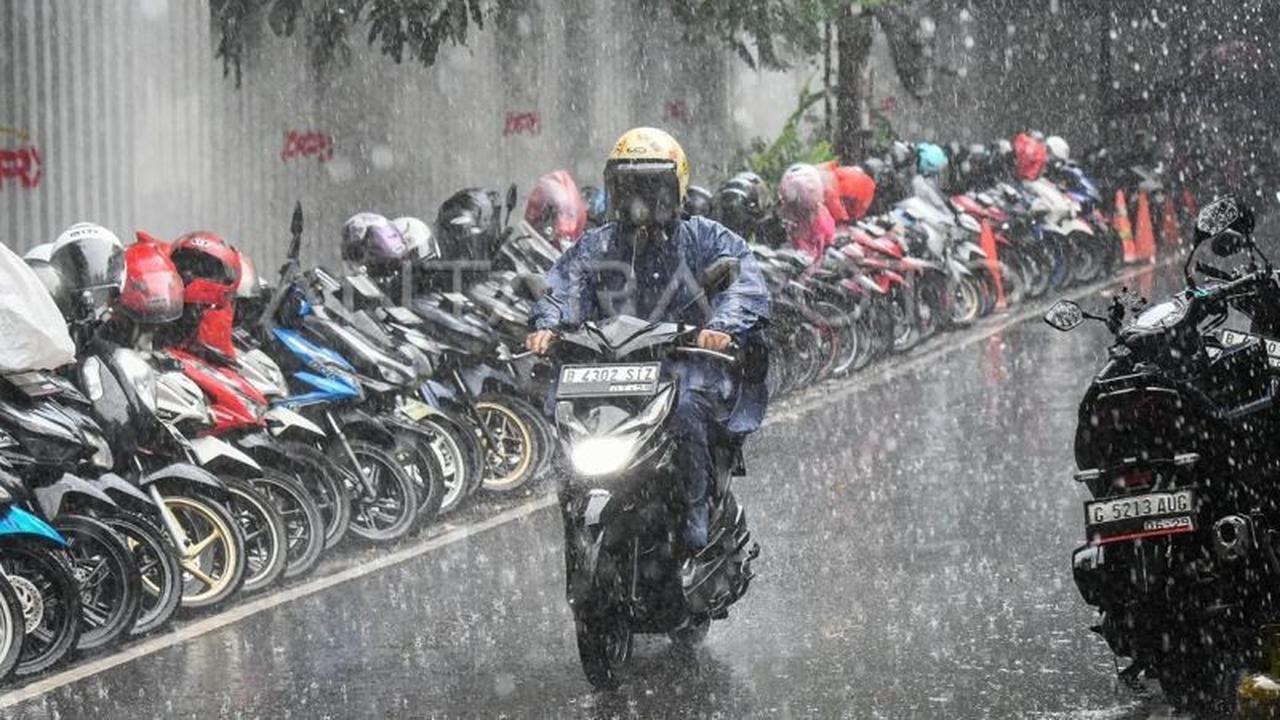 Tahukah Anda? Mikroplastik Air Hujan Jakarta Ancam Kesehatan, Pemprov DKI Tegaskan Komitmen Lingkungan