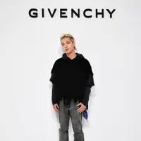 Taeyang Big Bag tampil perdana di Paris sebagai duta global Givenchy. @givenchy.