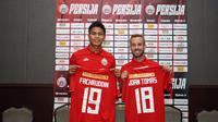 Dua pemain baru Persija Jakarta, Fachruddin Aryanto dan Joan Tomas. (Media Persija).