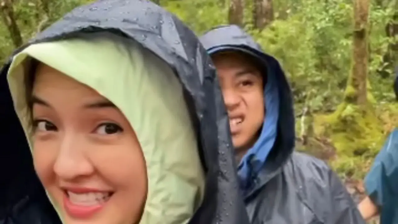 Potret Raline Shah Mendaki Gunung Latimojong (Instagram/@ralineshah)