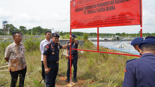 KKP segel tambak udang di Desa Sembulang Jembatan Lima, Kwcamatan Galang, Batam, Kepulauan Riau karena menjalankan operasional di luar ketentuan. (Dok KKP)