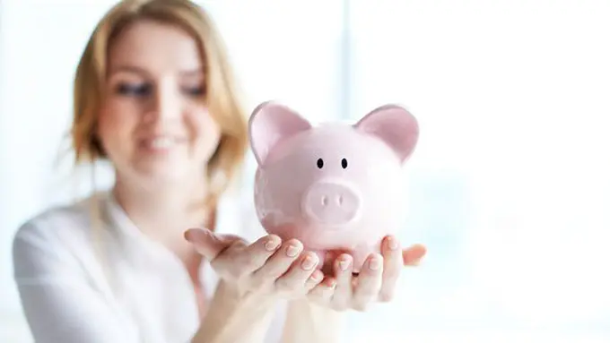 Menabung penting untuk masa depan/copyright: thinkstockphotos.com