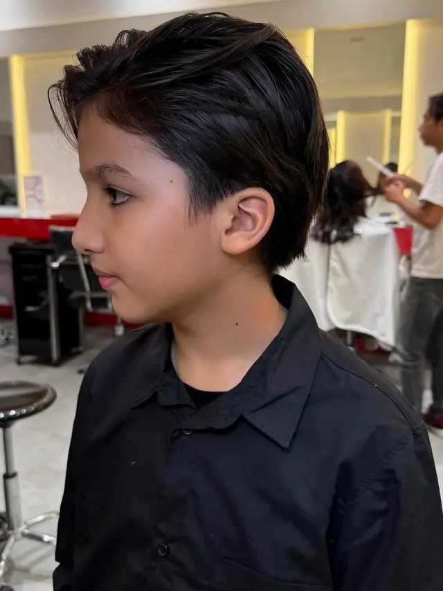 Tasyi Athasyia Bagikan Momen Sang Anak saat Potong Rambut Gondrong. (instagram/tasyiiathasyia)