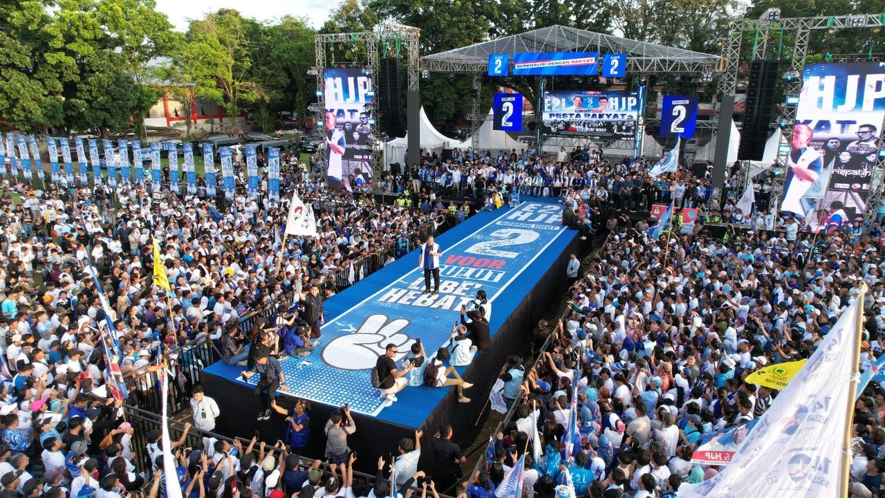 Kampanye Akbar pasangan calon Gubernur-Wakil Gubernur Sulawesi Utara (Sulut) nomor urut 2, Elly Engelbert Lasut-Hanny Joost Pajouw digelar di lapangan KONI (Istimewa)