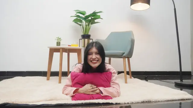 wanita november sikap optimis