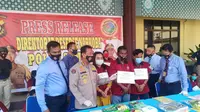 Dua pasutri asal Kota Palembang diamankan tim Ditres Narkoba Polda Sumsel usai kedapatan membawa 6 Kilogram sabu dari Aceh (Dok. Humas Polda Sumsel / Nefri Inge)