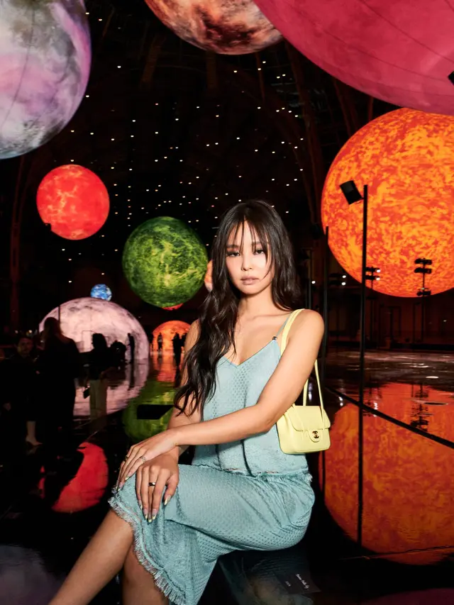 Deretan Selebriti Dunia Banjiri Pertunjukkan Chanel di Paris Fashion Week, dari Jennie BLACKPINK hingga Nicole Kidman