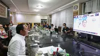Wali Kota Makassar, Danny Pomanto gelar rapat virtual (Liputan6.com/Fauzan)