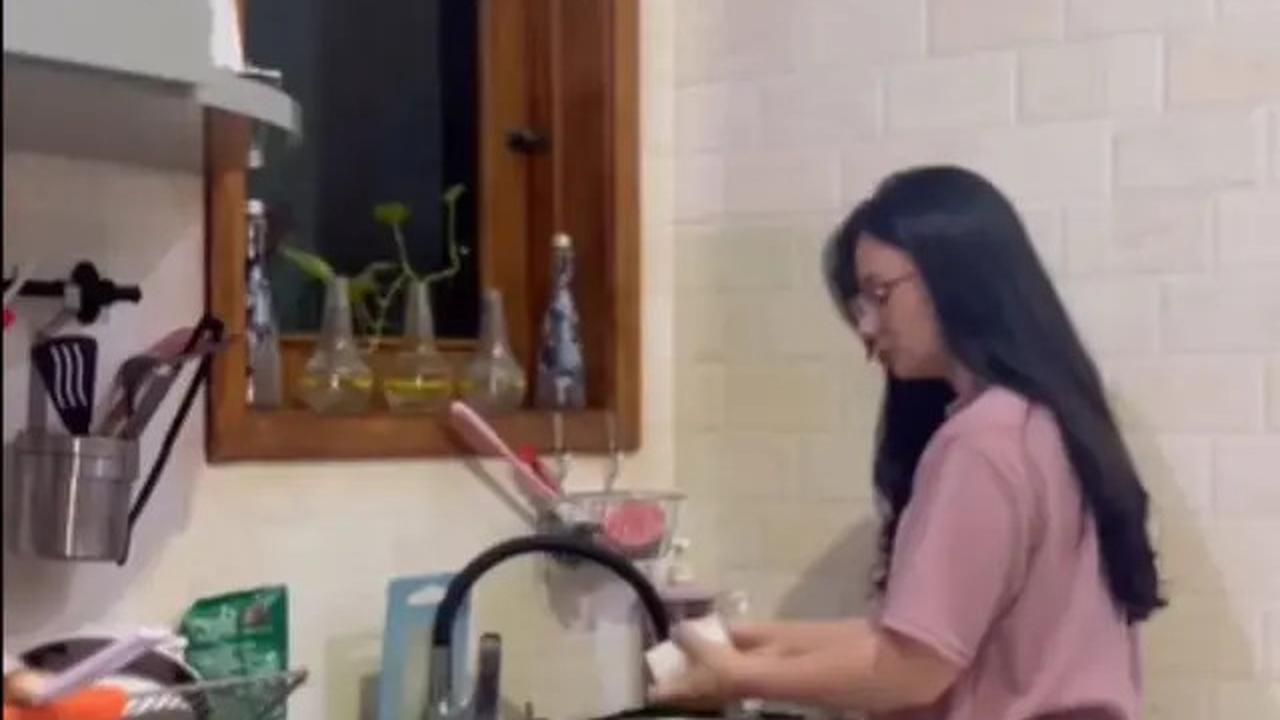 Desain Dapur Asmirandah, Tunjukkan Sisi Sederhana yang Elegan