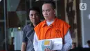 Jaksa anggota TP4D Kejaksaan Negeri Yogyakarta Eka Safitri (kanan) usai menjalani pemeriksaan di Gedung KPK, Jakarta, Selasa (17/12/2019). Eka diperiksa untuk melengkapi berkas terkait kasus suap lelang proyek pada Dinas PUPKP Kota Yogyakarta TA 2019. (merdeka.com/Dwi Narwoko)
