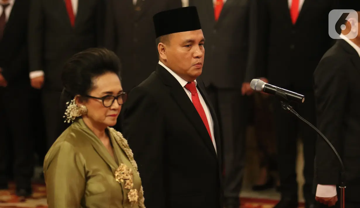 Komisioner Komisi Kejaksaan RI mengikuti upacara pelantikan di Istana Negara, Jakarta, Jumat (1/11/2019). Jokowi melantik sembilan komisioner Komisi Kejaksaan RI periode 2019-2023. (Liputan6.com/Angga Yuniar)