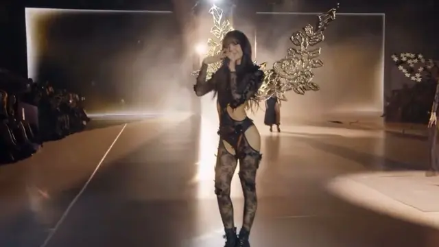Lisa Blackpink di Victoria's Secret Show 2024 https://x.com/blackpink__ita/status/1846337099097674210?s=46&t=0NtEqwCYUNuEUaHjYORsTw