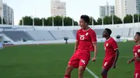 Selebrasi pemain Timnas Indonesia U-19, Maouri Ananda (kiri) setelah mencetak gol kedua ke gawang Argentina U-19 lewat eksekusi penalti pada laga pertama Turnamen Seoul Earth on Us Cup 2024 di Stadion Mokdong, Seoul, Korea Selatan, Rabu (28/8/2024). (Dok. PSSI)