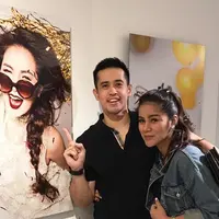 Aufar Hutapea dan Olla Ramlan kini tengah menanti kehadiran anak keduanya. Sebelum menikah dengan Aufar, presenter dan pemeran itu menikah dengan Alex Tian. Sean sendiri merupakan anak Olla Ramlan dari pernikahan pertamanya. (Instagram/ollaramlanaufar)