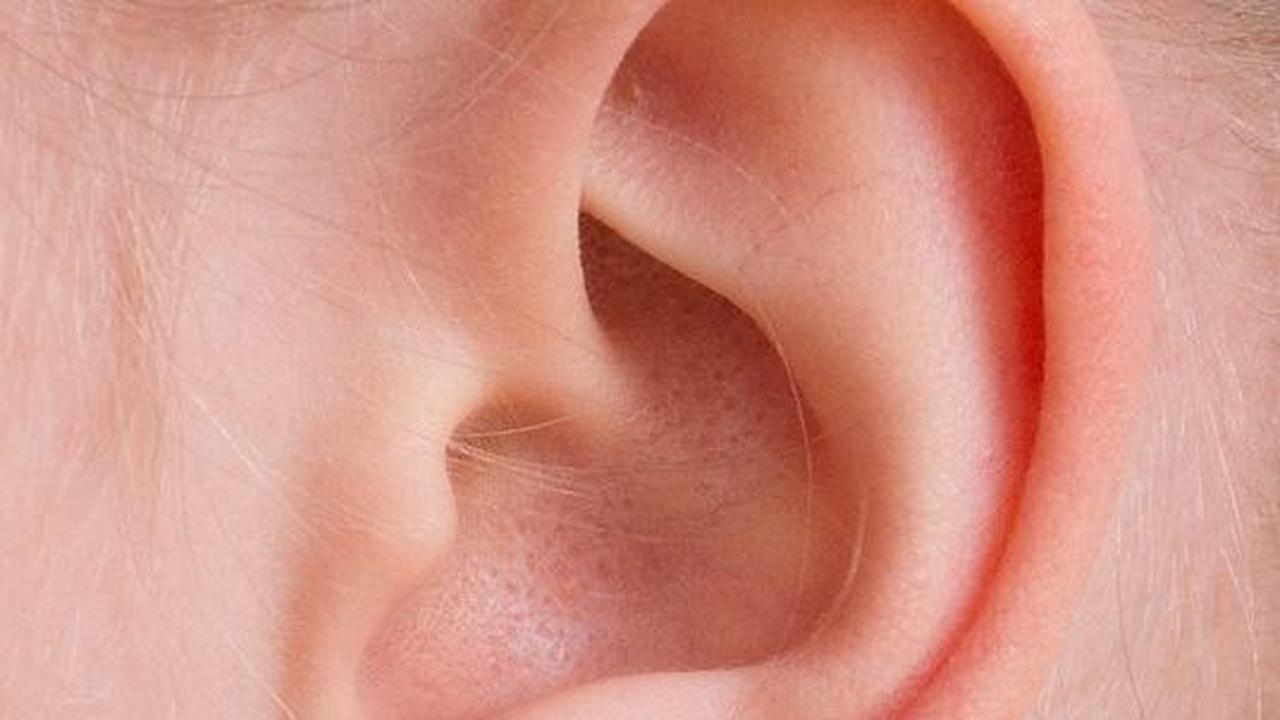 Gejala Telinga Berair dan Bau