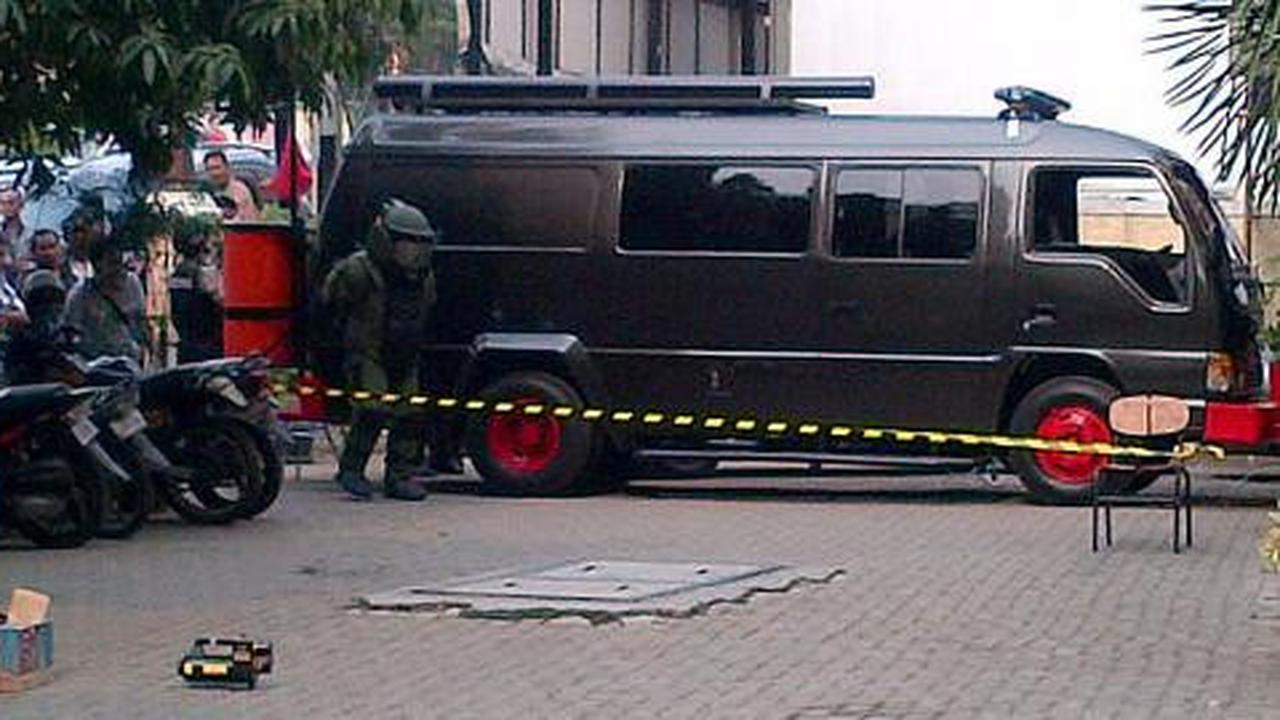 Benda mencurigakan di Depok diduga bom