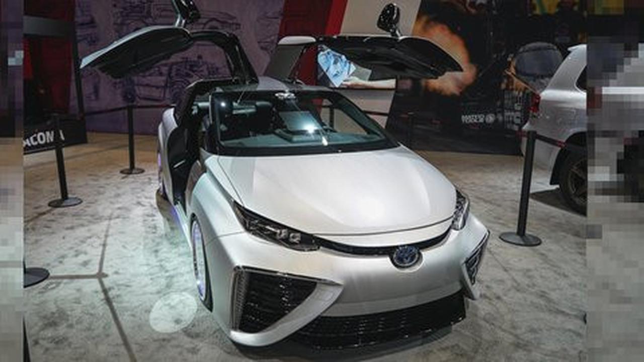 Modifikasi Toyota Mirai di SEMA Show 2015 bikin melongo!