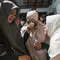 Momen Haru Keluarga Saat Pencarian 5 Jurnalis dan 3 Kru Arupadhatu 1 Dihentikan