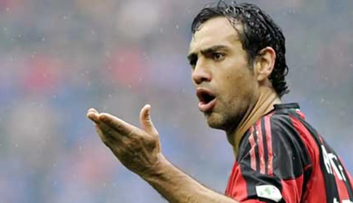 AC Milan's defender Alessandro Nesta reacts against Bari during their Italian Serie A match on March 13, 2011 in San Siro stadium in Milan . AFP PHOTO / OLIVIER MORIN