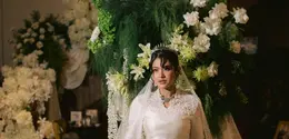 Intip cerita Didiet Maulana merancang busana pengantin untuk YM Tunku Aishah Johara binti Tunku Abu Bakar (dok. Didiet Maulana)