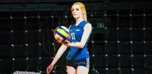 Rusia menjadi gudangnya wanita cantik. Salah satunya adalah Alisa Manyonok.