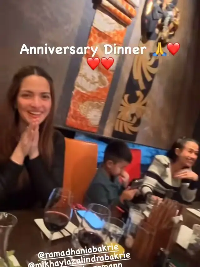 Nia Ramadhani Anniversary ke-14