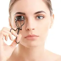 Ilustrasi Penjepit Bulu Mata/copyright shutterstock