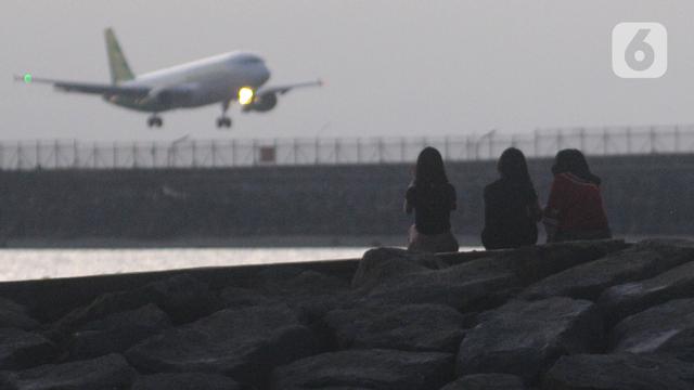 Keindahan Pantai Kelan di Samping Bandara Ngurah Rai