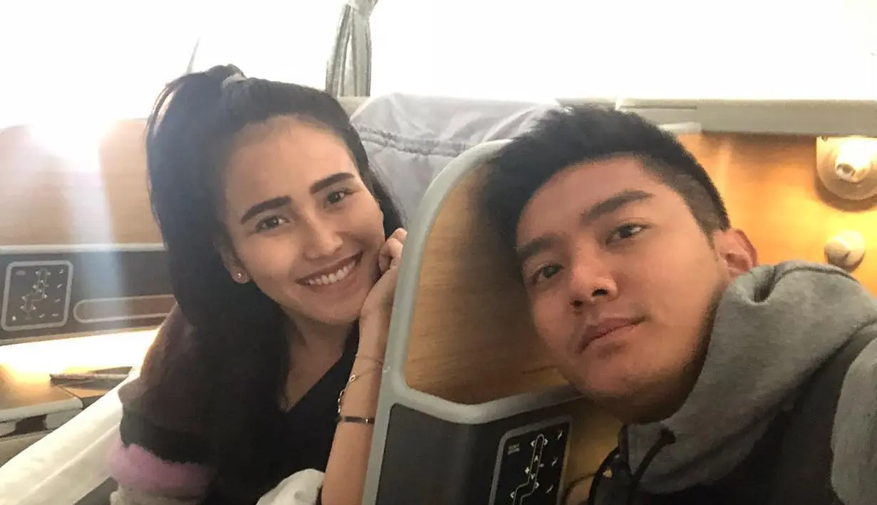 Boy mengatakan kalau dirinya sudah lama kenal dengan Ayu Ting Ting. Karena sudah kenal lama, chemistry, juga pembawaan perasaan selalu ada. (instagram/boywilliam17)