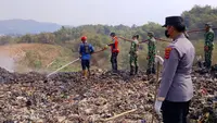 400 Personel Gabungan Diterjunkan Padamkan TPA Cikundul hingga Polisi Usut Dugaan Sabotase