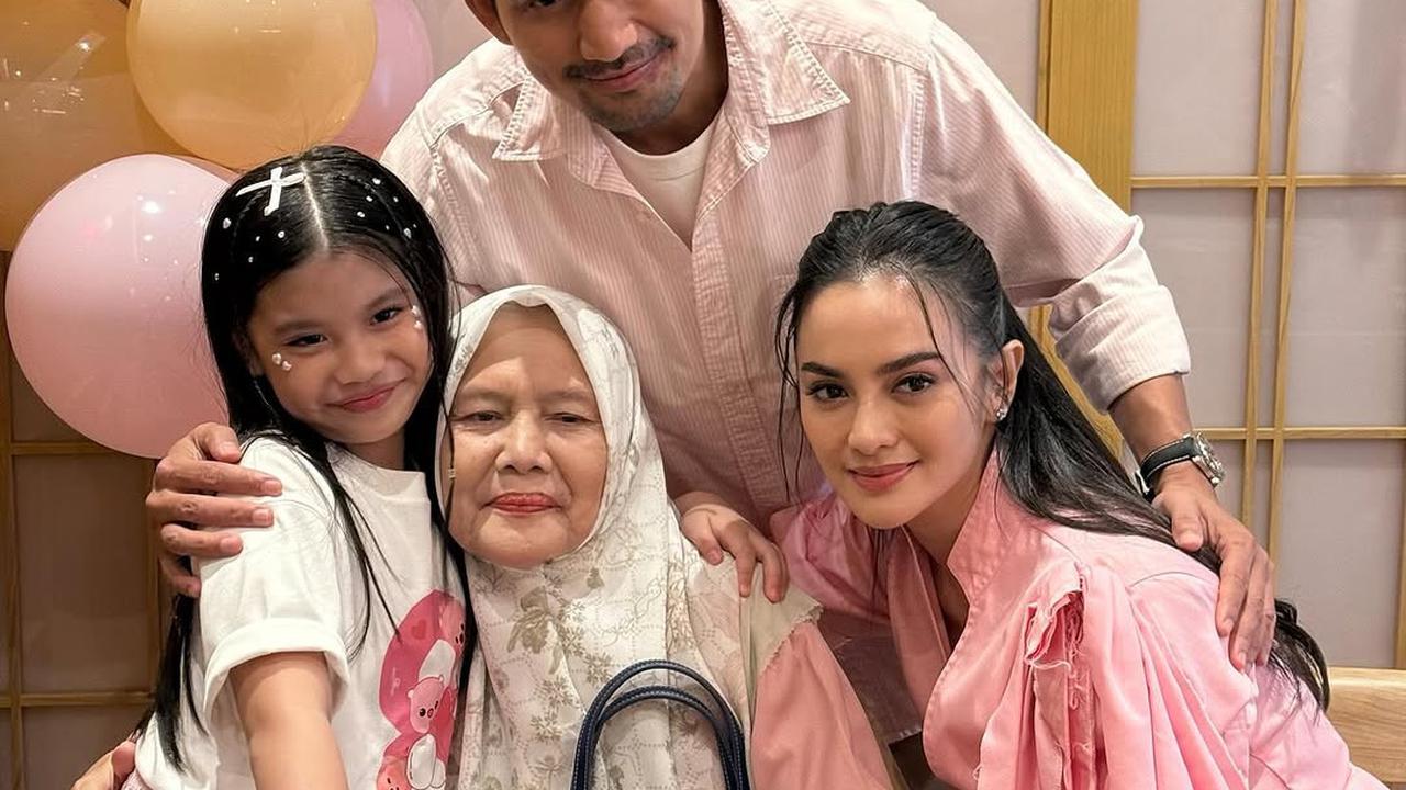 Momen Kebersamaan Ibnu Jamil dan Sang Ibunda yang Kini Tinggal Kenangan